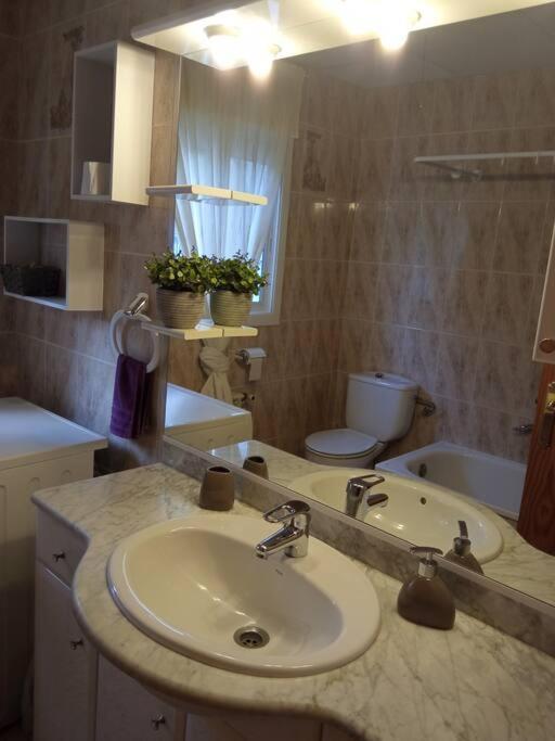 Apartamento-Casa Turistica L'Espigol Сан-Лоренсо-де-Моруніс Екстер'єр фото